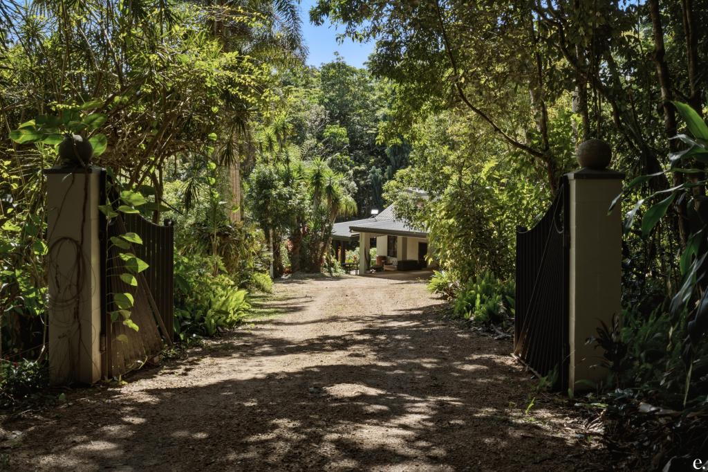 89 Gadgarra Rd, Lake Barrine, QLD 4884
