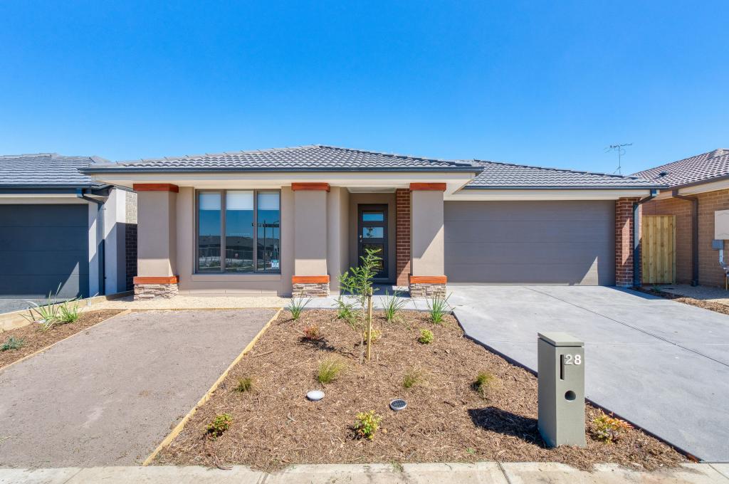 28 Ironstone St, Cranbourne East, VIC 3977