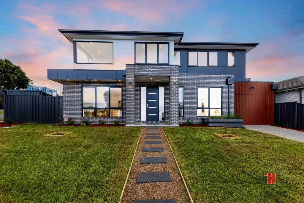 10 MCKENNA ST, AVONDALE HEIGHTS, VIC 3034