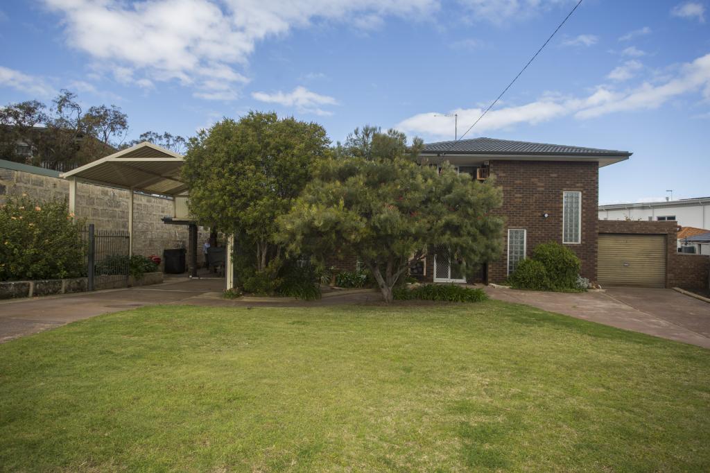 4 Dowse Ct, Coogee, WA 6166
