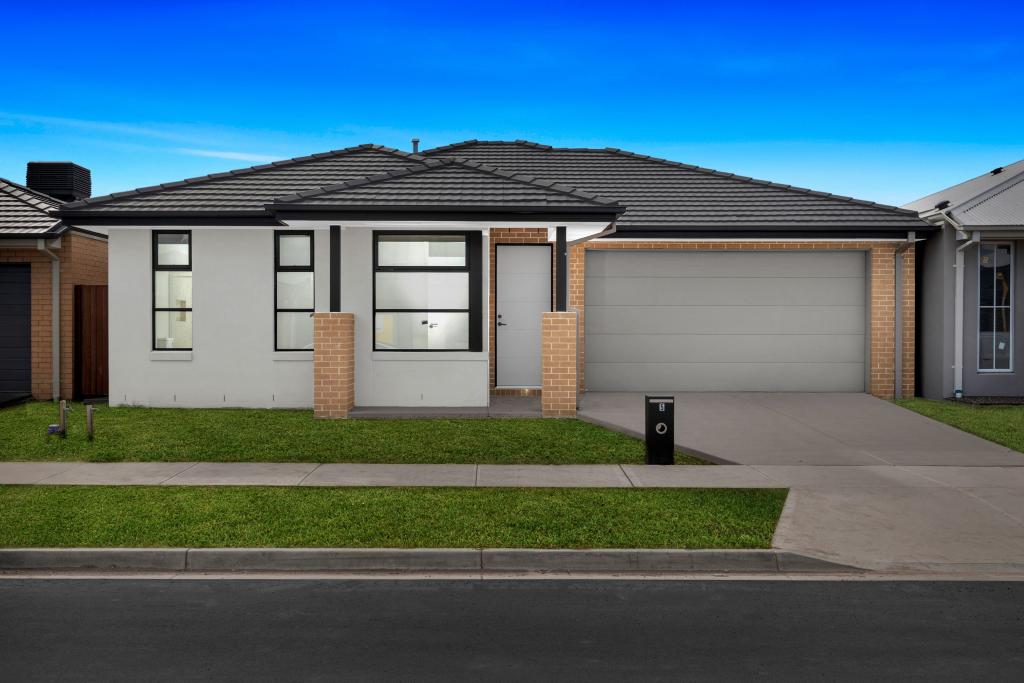 5 Castlecove St, Clyde North, VIC 3978