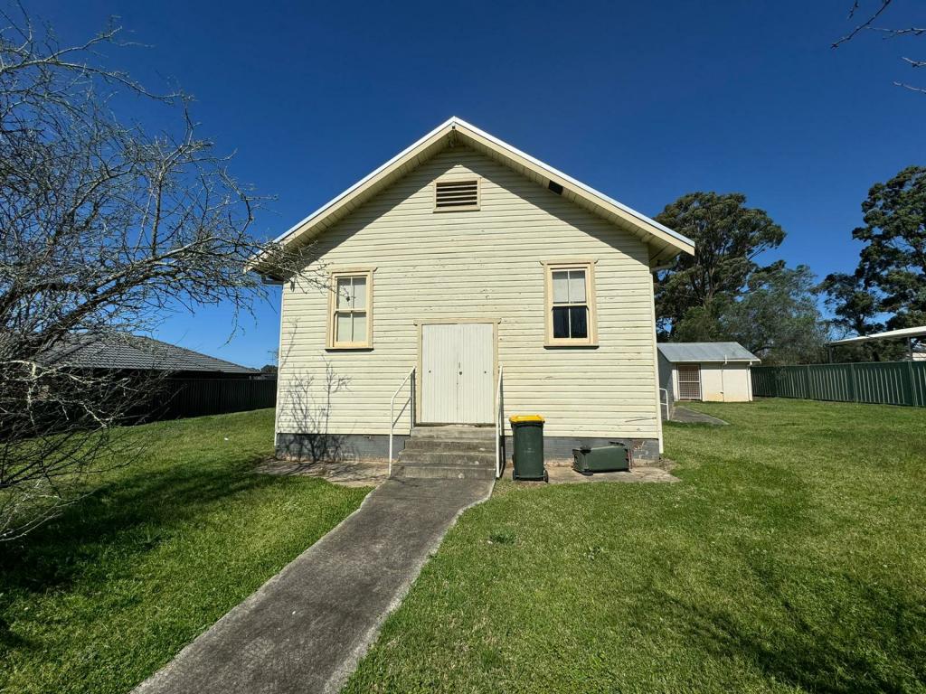 32 STATION ST, DOUGLAS PARK, NSW 2569