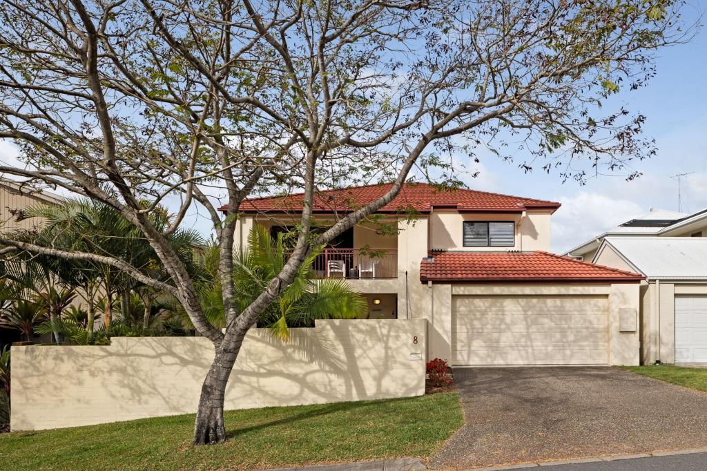 8 NELSON PL, NEWMARKET, QLD 4051