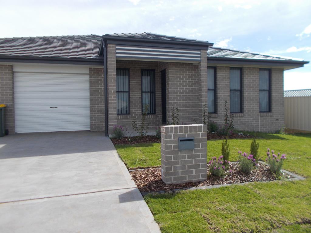 15a Lansdowne Dr, Dubbo, NSW 2830