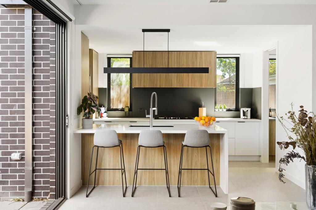 3/8 CECIL ST, FRANKSTON, VIC 3199