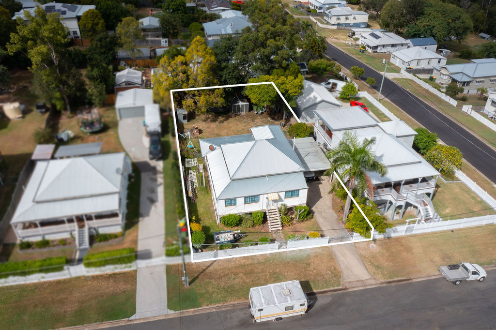 8 Williams St E, Woodend, QLD 4305