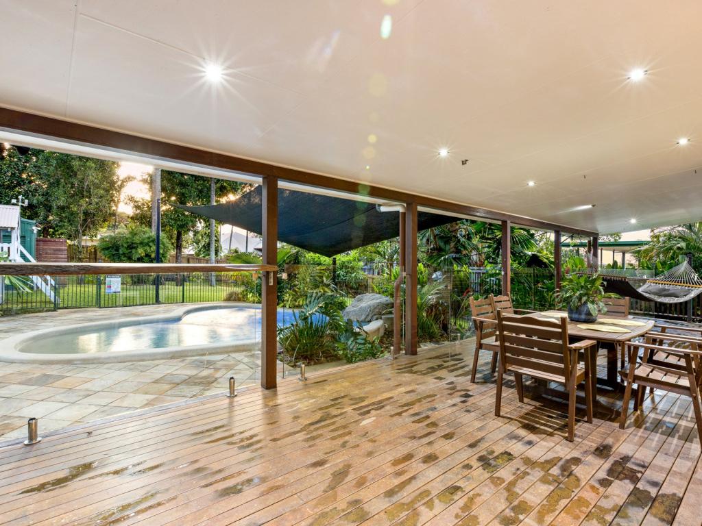 10 Dalgety St, Stratford, QLD 4870