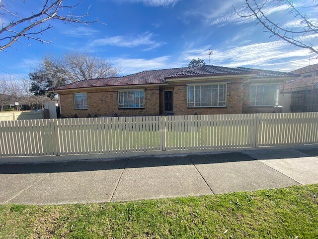 24 Summerhill Rd, Maidstone, VIC 3012