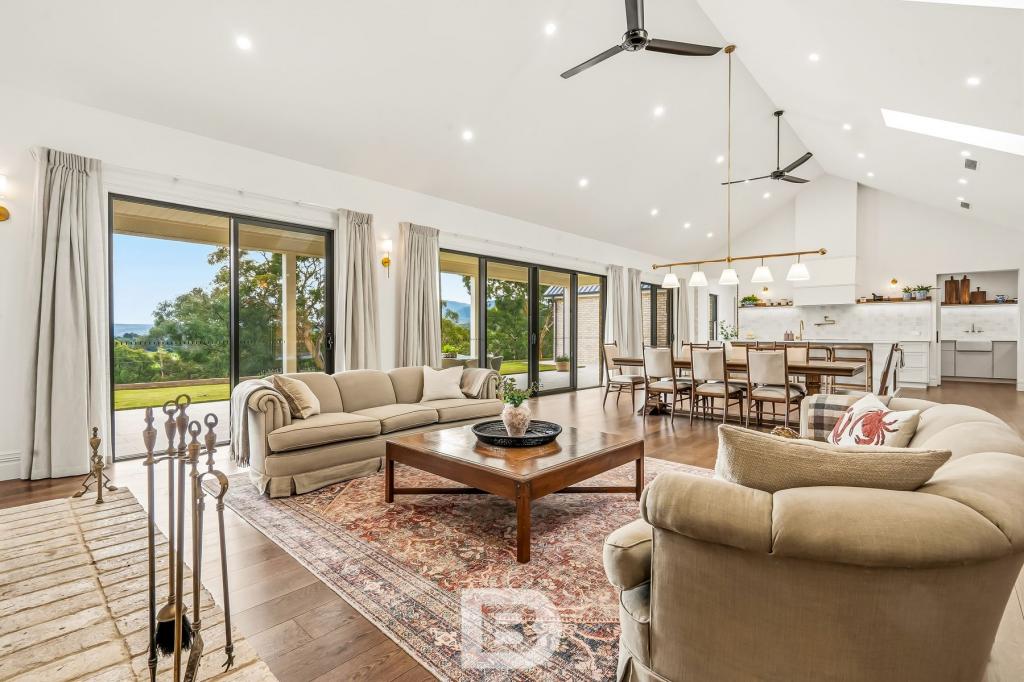 13 Cooraminta Cres, New Gisborne, VIC 3438