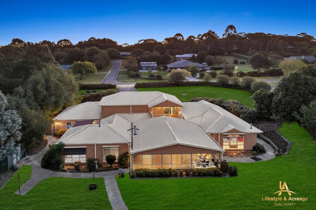 12 Nottingham Ct, Drouin, VIC 3818