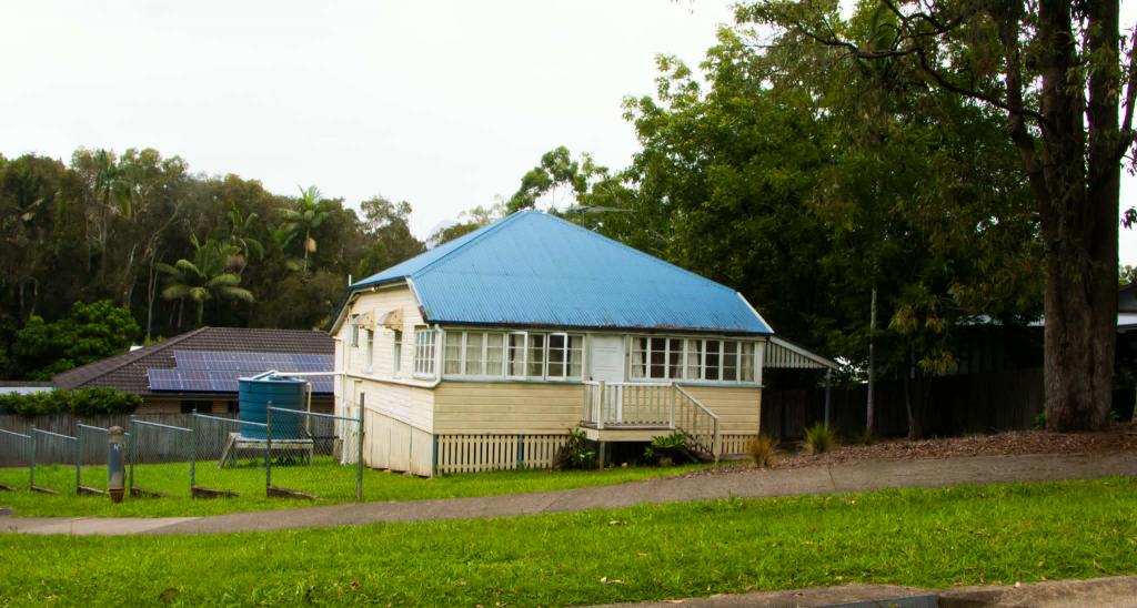 1 SAHARA RD, GLASS HOUSE MOUNTAINS, QLD 4518