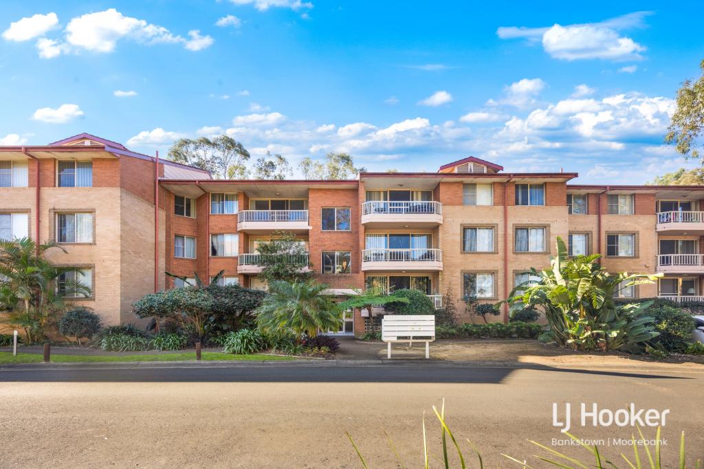 15/4 Mead Dr, Chipping Norton, NSW 2170