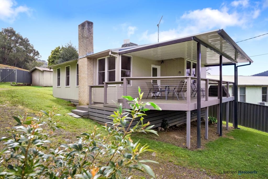 24 Sixth St, Eildon, VIC 3713