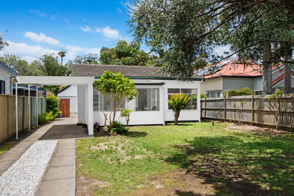124 Mount Ettalong Rd, Umina Beach, NSW 2257