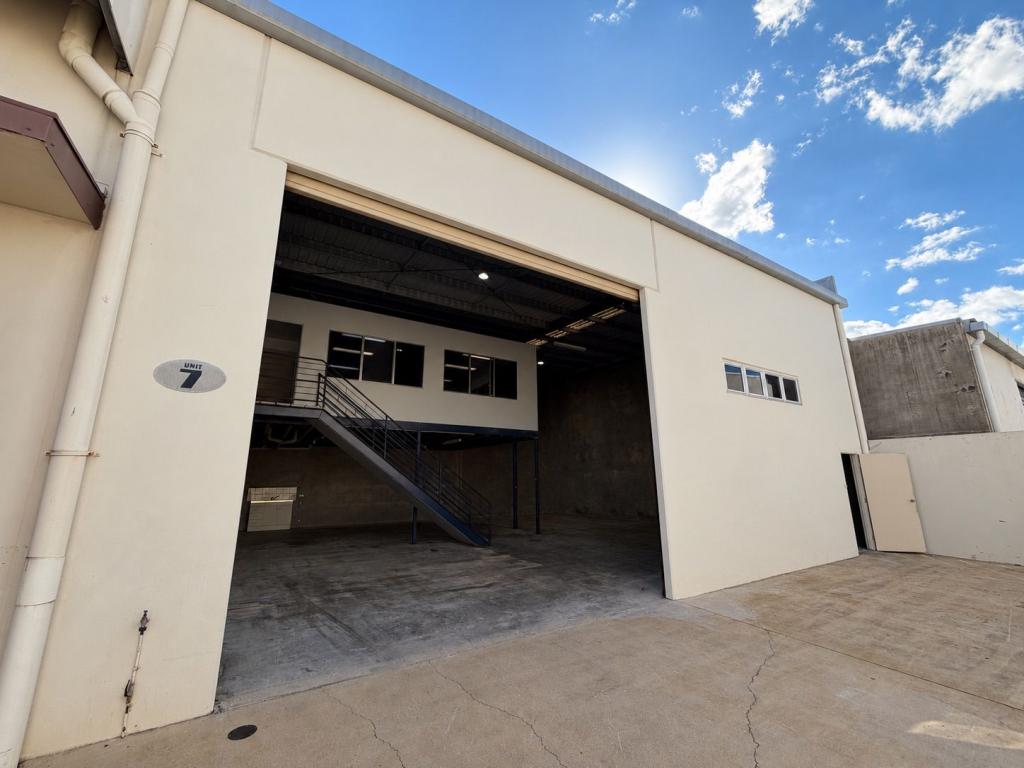 7/25-27 REDCLIFFE GARDENS DR, CLONTARF, QLD 4019