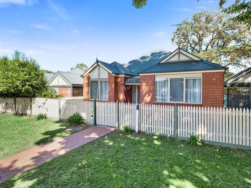 1/2-6 Melbourne Rd, Gisborne, VIC 3437