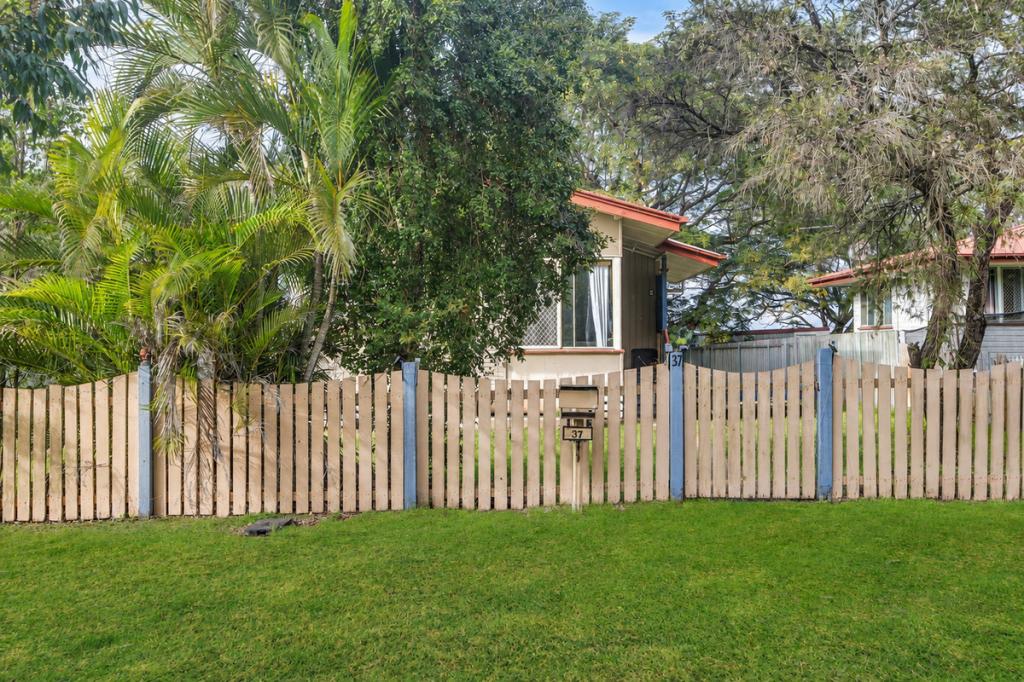37 CROSSHILL ST, LEICHHARDT, QLD 4305