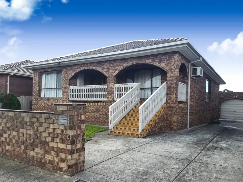 16 Catalina Dr, Thomastown, VIC 3074