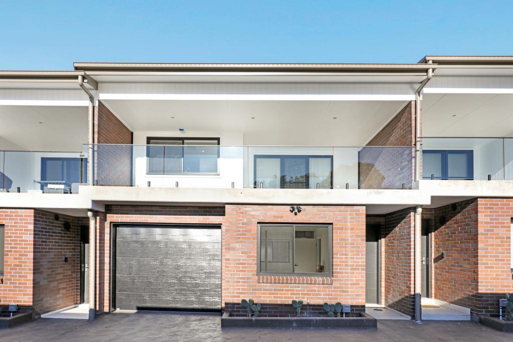 2/10 Aitkin Pl, Lake Heights, NSW 2502