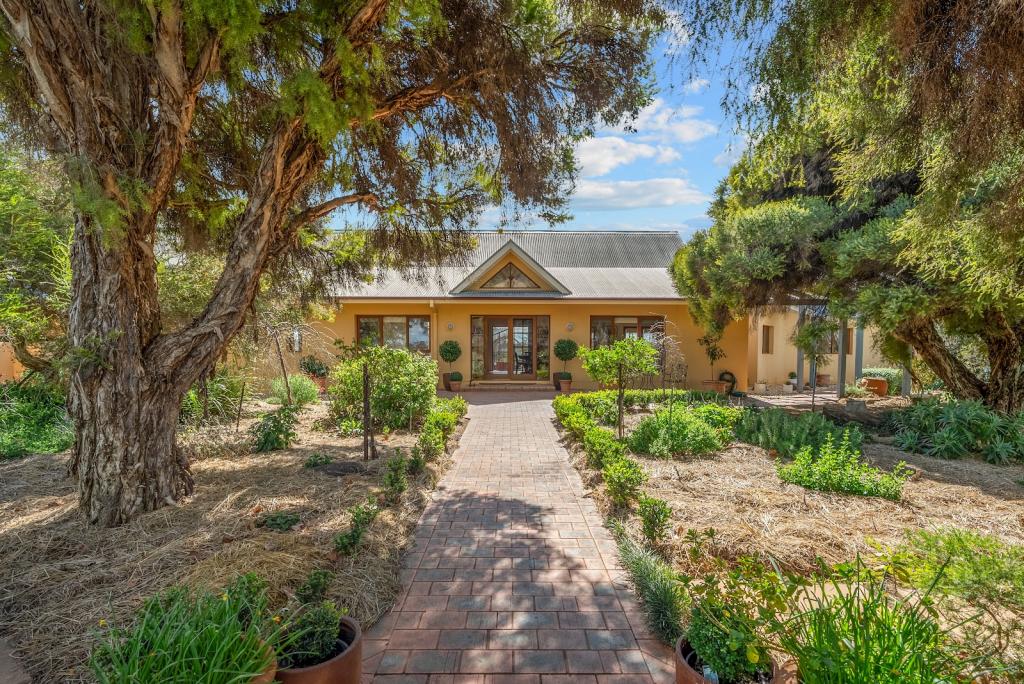 216 Boorga Rd, Lake Wyangan, NSW 2680