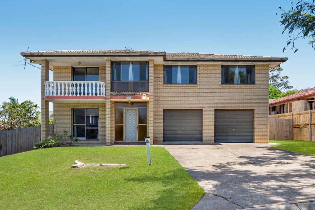 15 Brochet St, Mansfield, QLD 4122