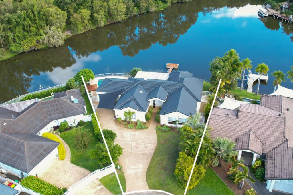 7 Cutwater Cl, Clear Island Waters, QLD 4226