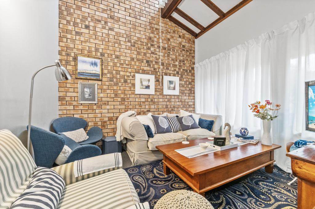 2/10-12 Kalulah Ave, Gorokan, NSW 2263