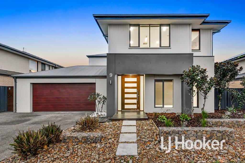 9 Serene Way, Clyde North, VIC 3978
