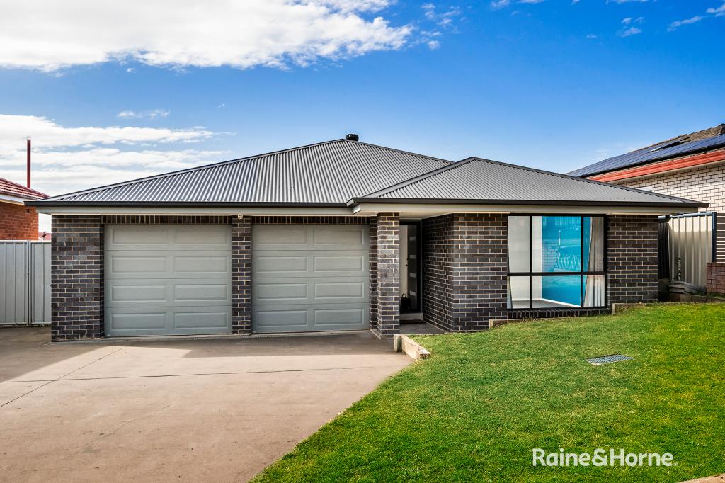 93 Morton St, Queanbeyan, NSW 2620