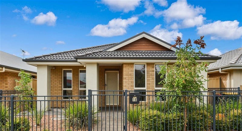 16 Elphick St, Munno Para, SA 5115
