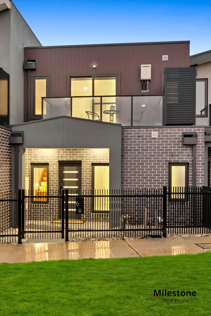 1 Nemesia Lane, Clyde, VIC 3978