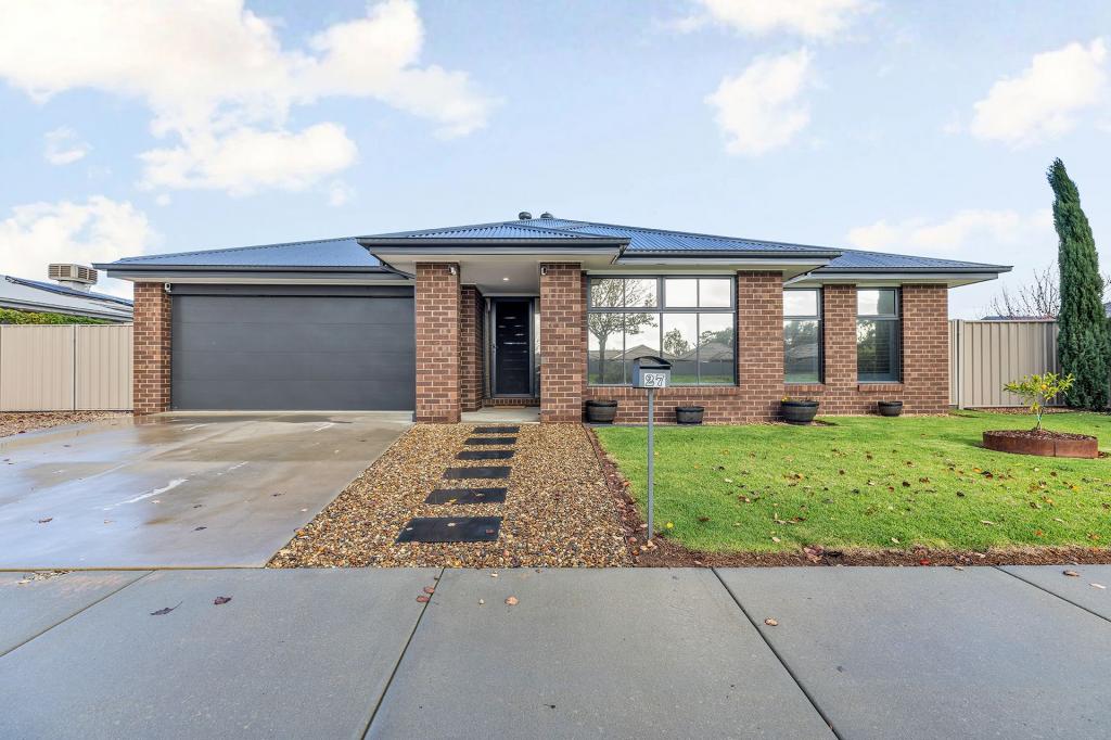 27 WISTERIA ST, ECHUCA, VIC 3564
