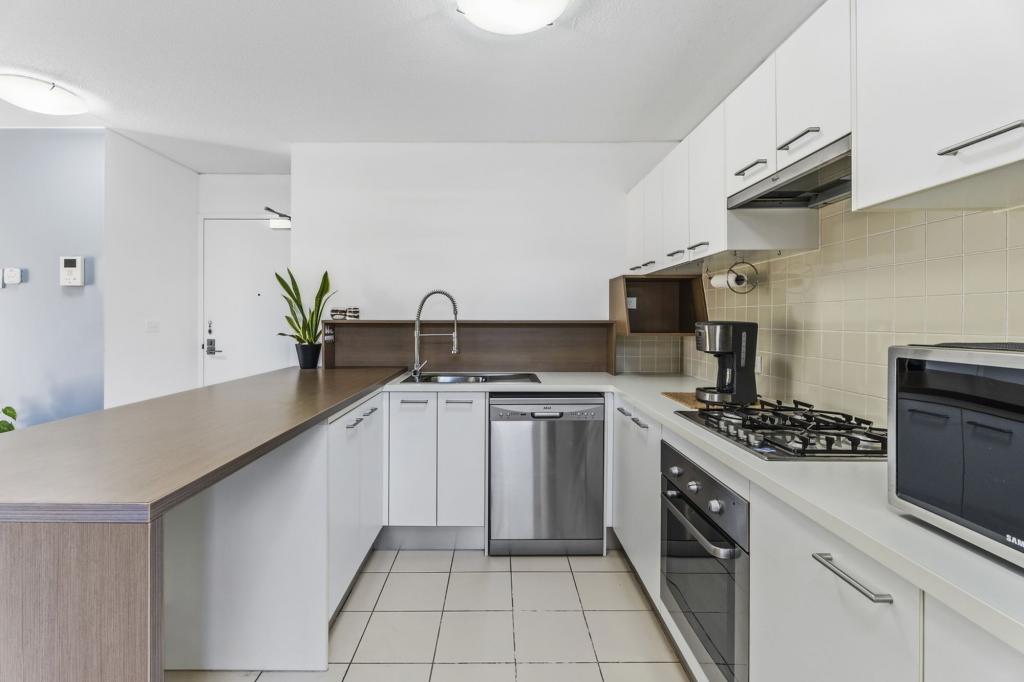 3210/111 LINDFIELD RD, HELENSVALE, QLD 4212