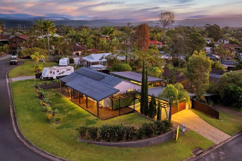 8 Lowanna Dr, Ashmore, QLD 4214