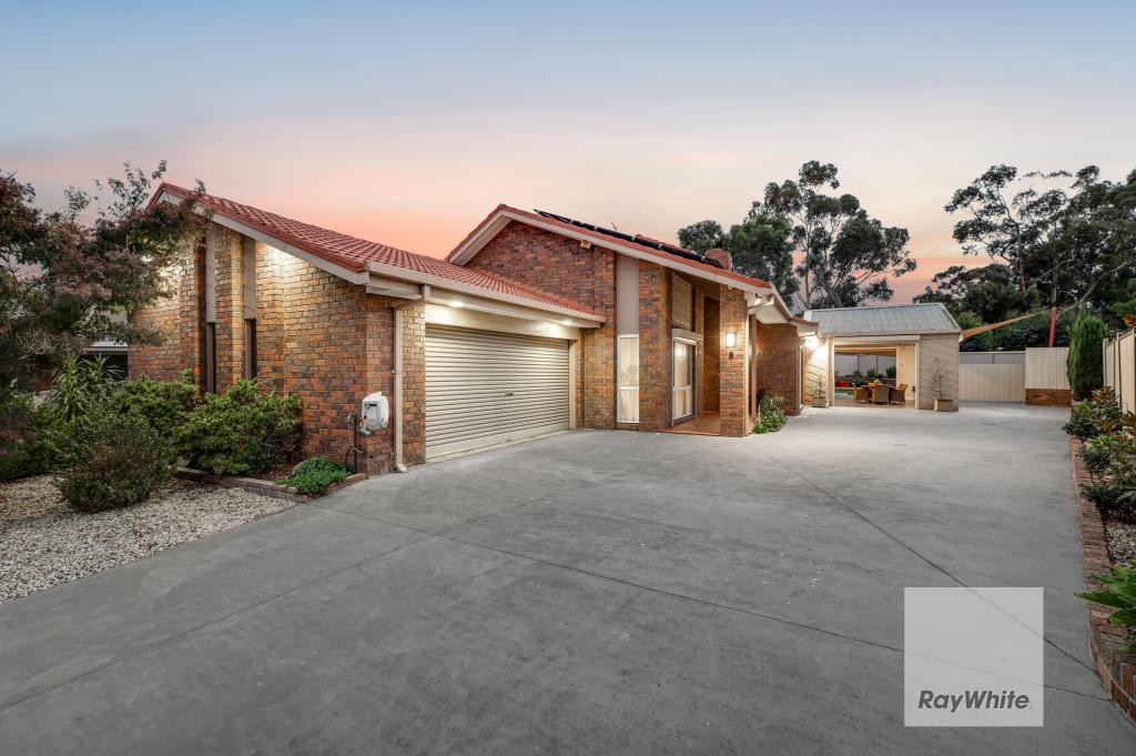 8 Irving Cl, Greenvale, VIC 3059