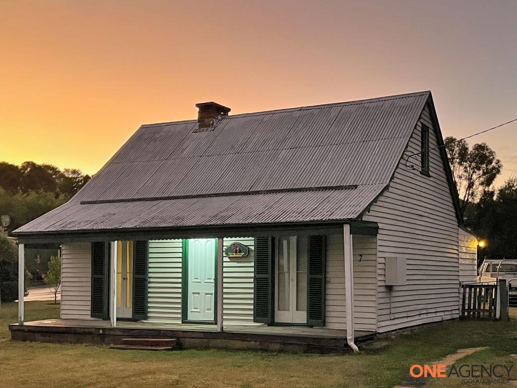 7 HIGH ST, BOMBALA, NSW 2632