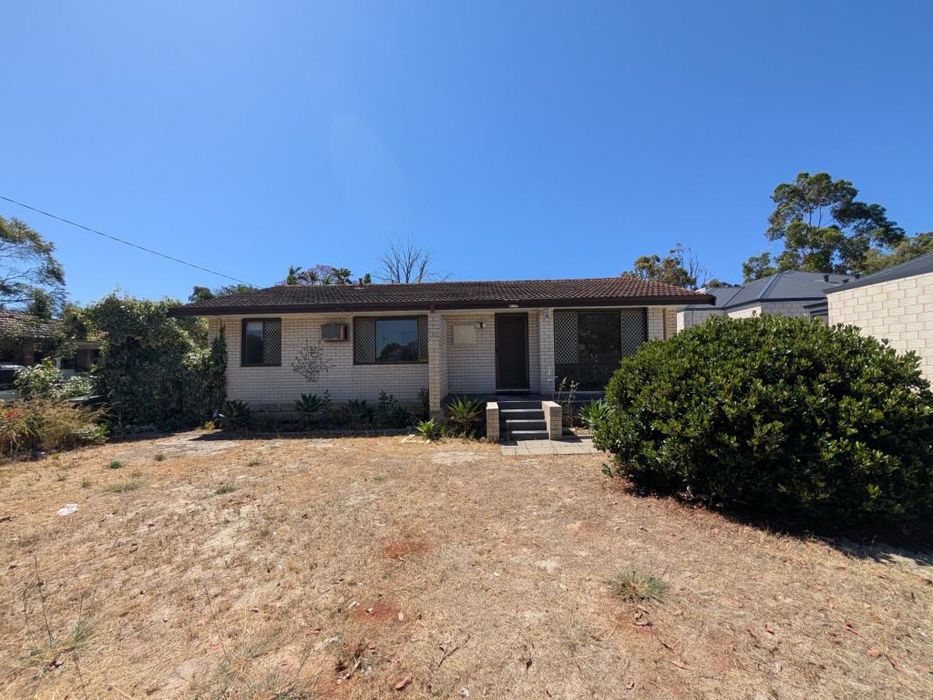 29 Montrose Ave, Girrawheen, WA 6064