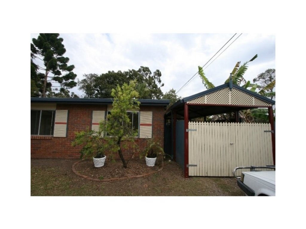 4 Oakdale St, Browns Plains, QLD 4118