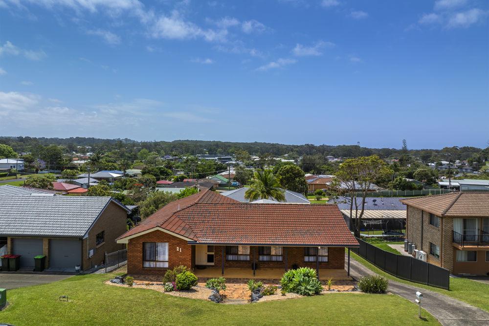 21 Barnes St, Woolgoolga, NSW 2456