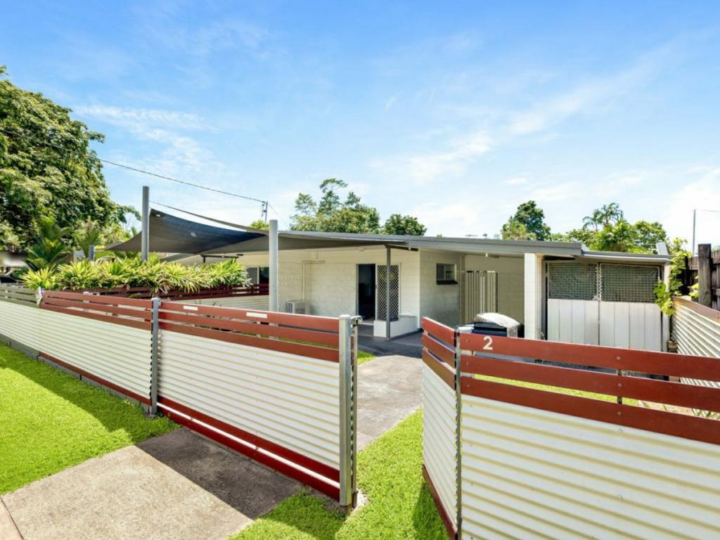 2/12 Valmadre St, Caravonica, QLD 4878