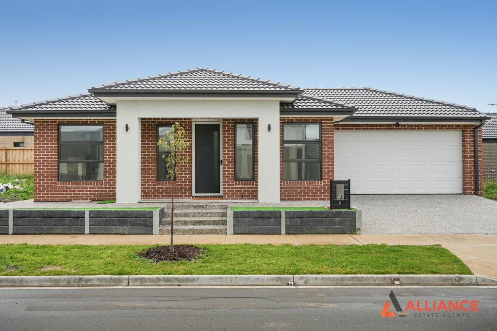 8 MOHAWK ST, WYNDHAM VALE, VIC 3024