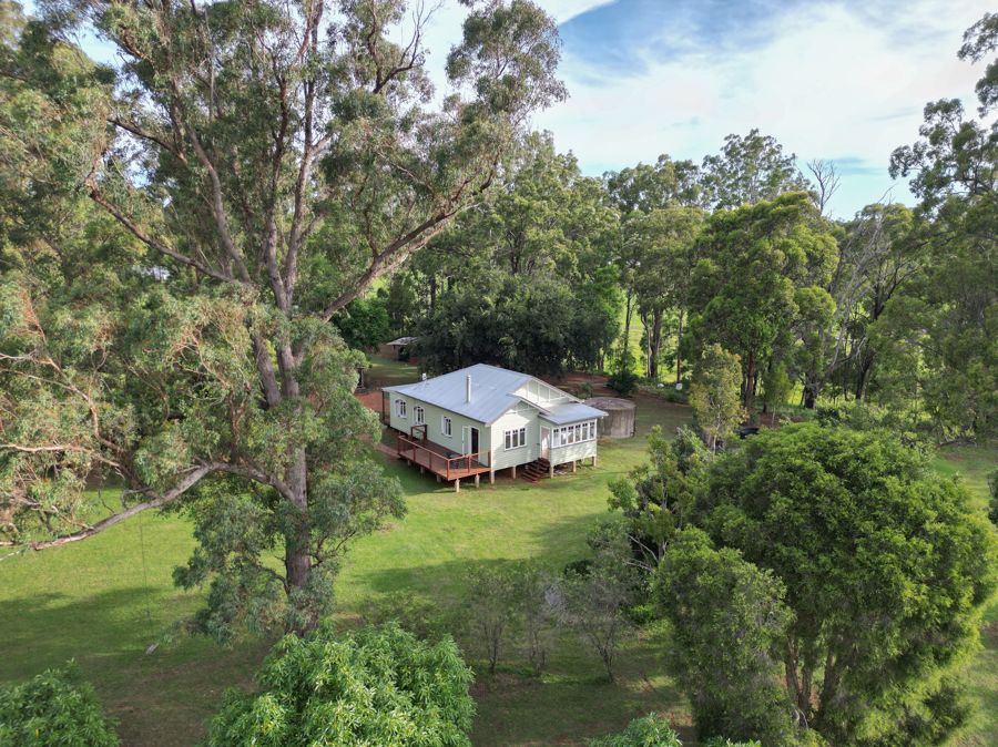 131 Brennan Rd, Hampton, QLD 4352