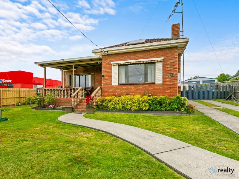 32 MONASH RD, NEWBOROUGH, VIC 3825