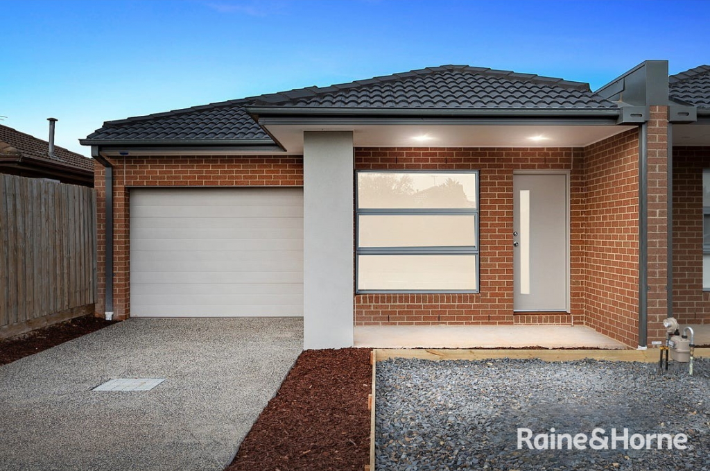 2/30 Bourke Rd, Melton South, VIC 3338