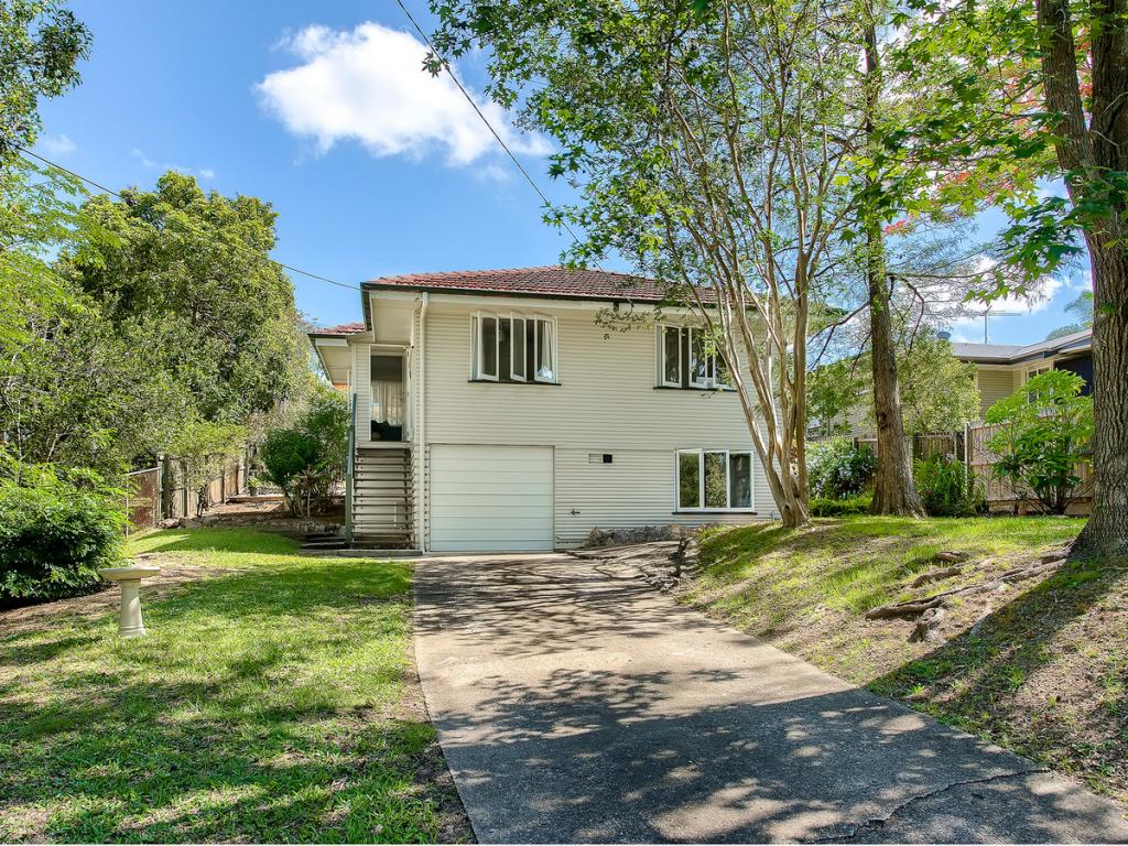 11 Aldwych St, Stafford Heights, QLD 4053