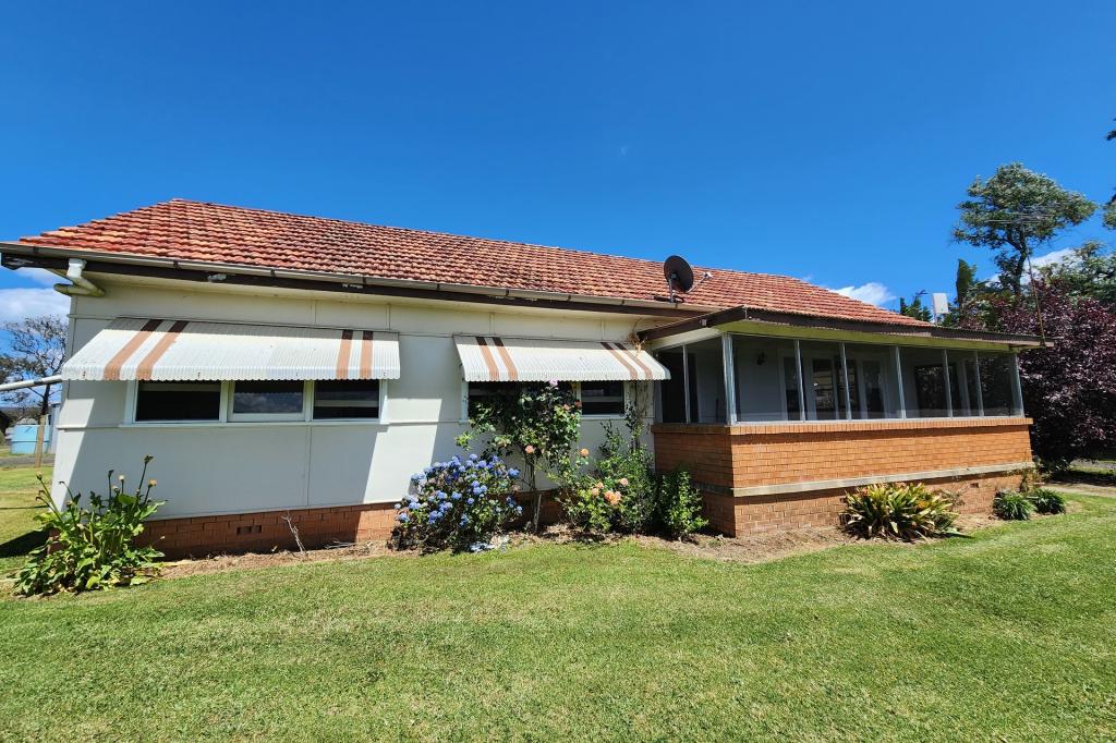 2/1061 SILVERDALE RD, WEROMBI, NSW 2570