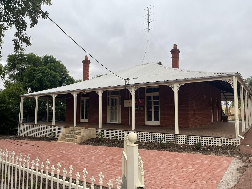 37 Gordon St, Northam, WA 6401