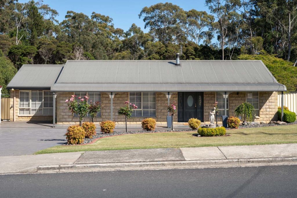 40 Lawrence Dr, Devonport, TAS 7310