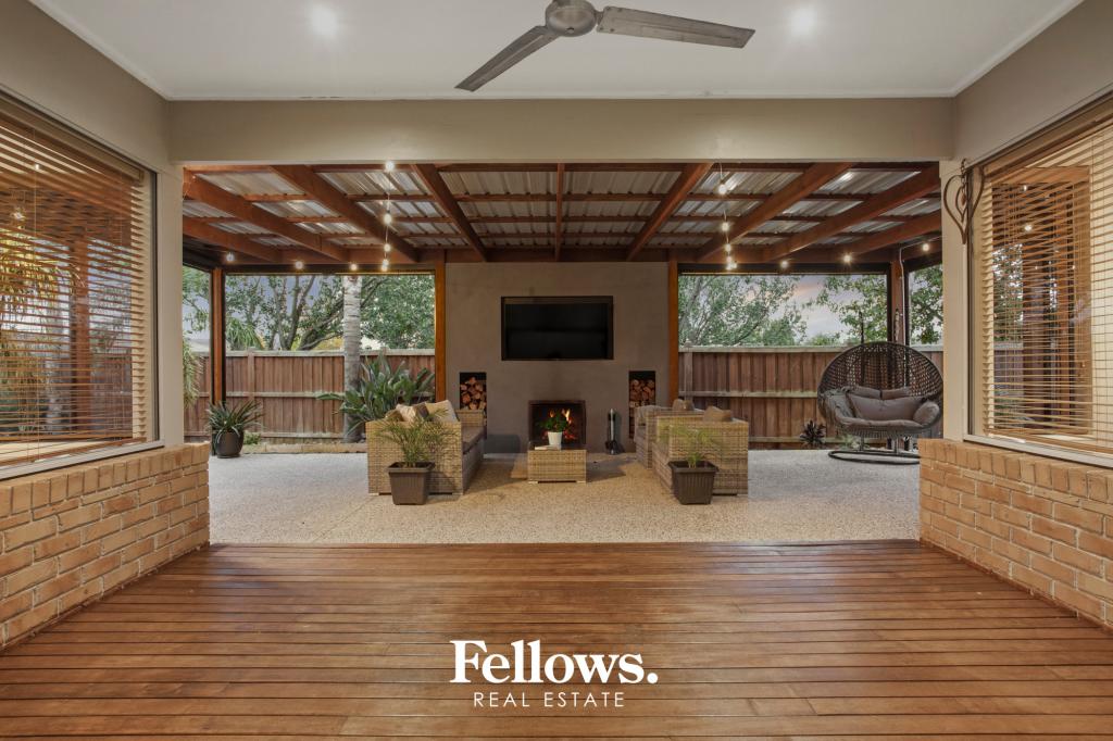 28 BANJO PATERSON DR, PAKENHAM, VIC 3810