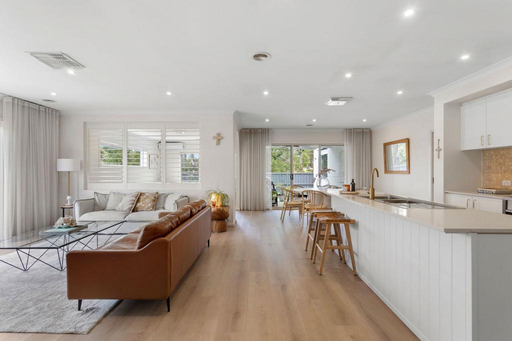 14 Golf Course Cir, Safety Beach, VIC 3936